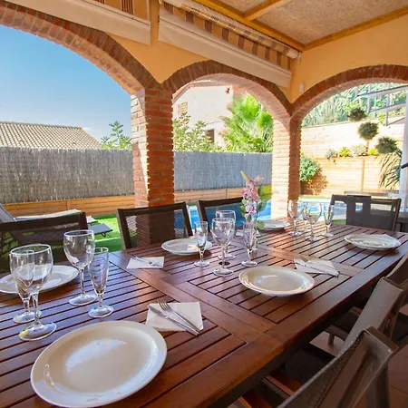 Catalunya Casas Cozy Town For 8 - No Car Necessary! Villa