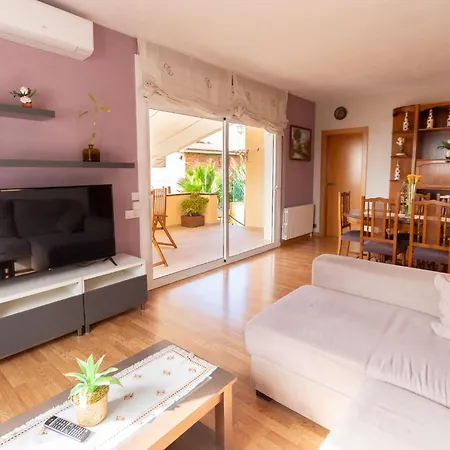 Villa Catalunya Casas Cozy Town For 8 - No Car Necessary! *