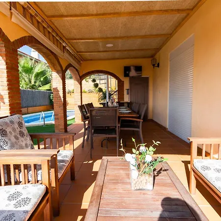 Catalunya Casas Cozy Town For 8 - No Car Necessary! *