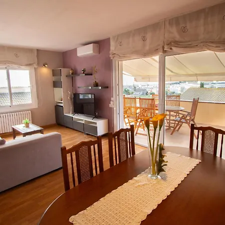 Villa Catalunya Casas Cozy Town For 8 - No Car Necessary!