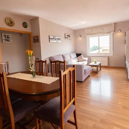 Catalunya Casas Cozy Town For 8 - No Car Necessary! Villa *