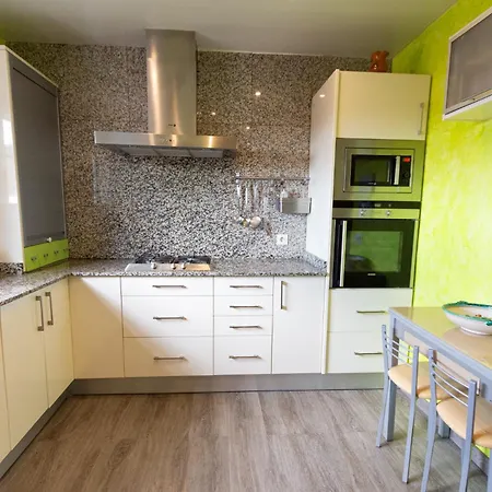 Catalunya Casas Cozy Town For 8 - No Car Necessary! *
